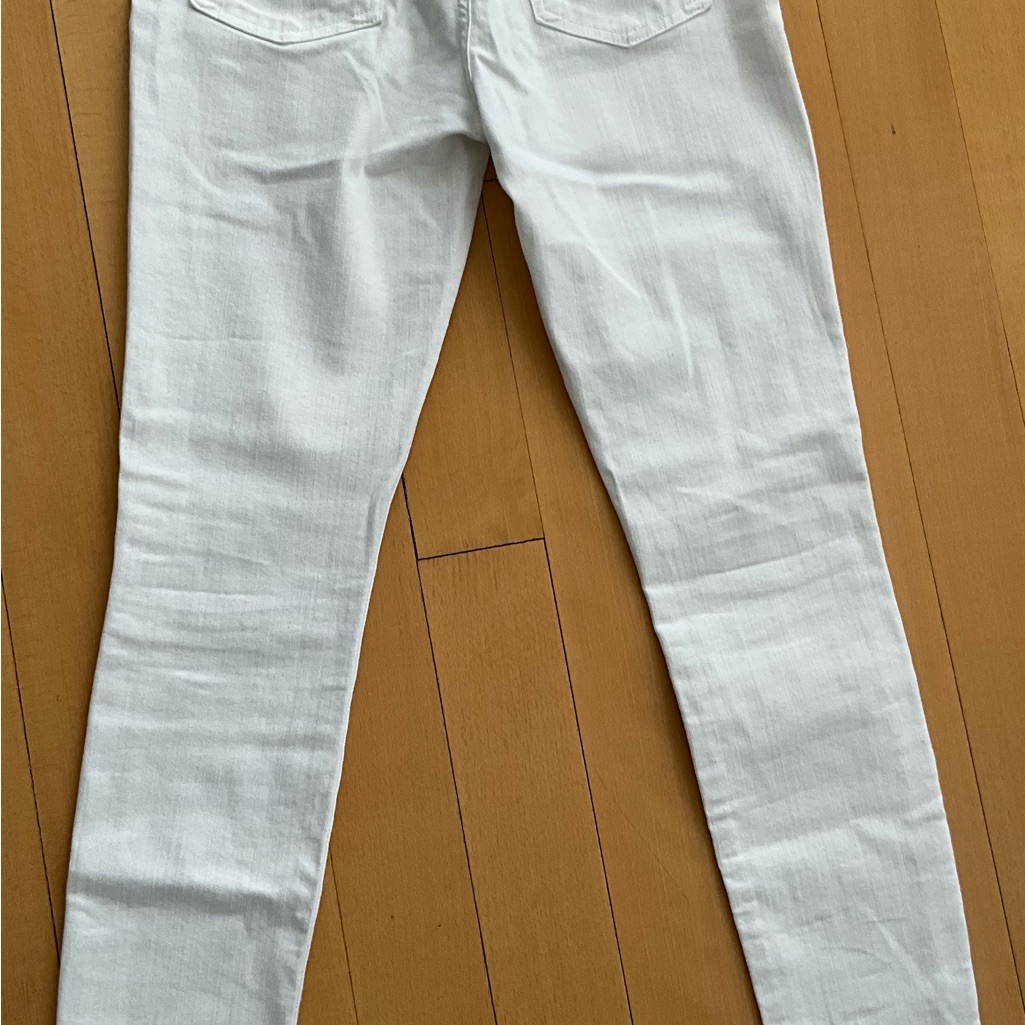 7 For All Mankind White Stretchy Skinny Jeans, Waist 27”, Inseam: 29”